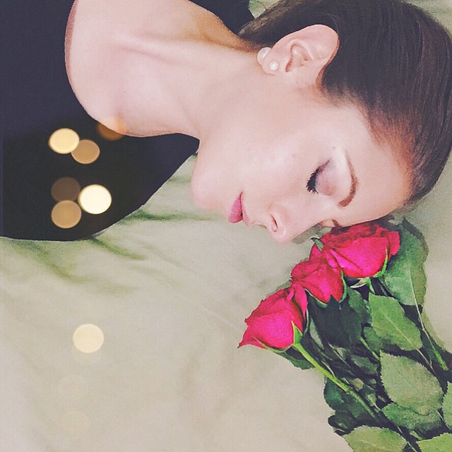 Tell me a story before falling asleep #bedofroses