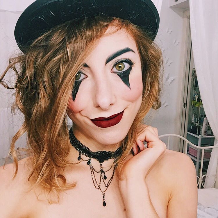 Lucky you (or not ): a brand new #halloweenmakeup tutorial is coming  #halloweencostume #halloween2015 #scarymakeup