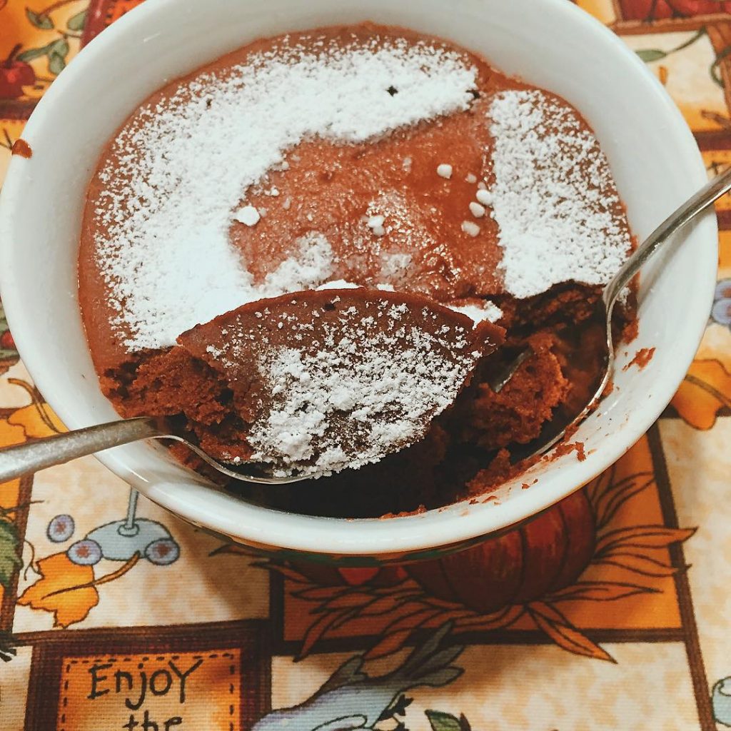 A chocolate mug cake for two (or three... Depends on you❤️) #mugcake #chocolatemugcake #microwavecake