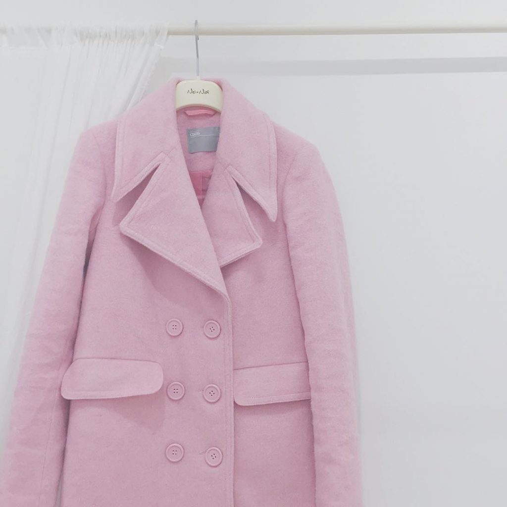 non è proprio #rosequartz ma è ugualmente pastelloso sul blog potete trovare sia l'outfit con questo cappotto di @asos_it che un articolo sui colori #pantone2016: rose Quartz e #serenity #liketkit