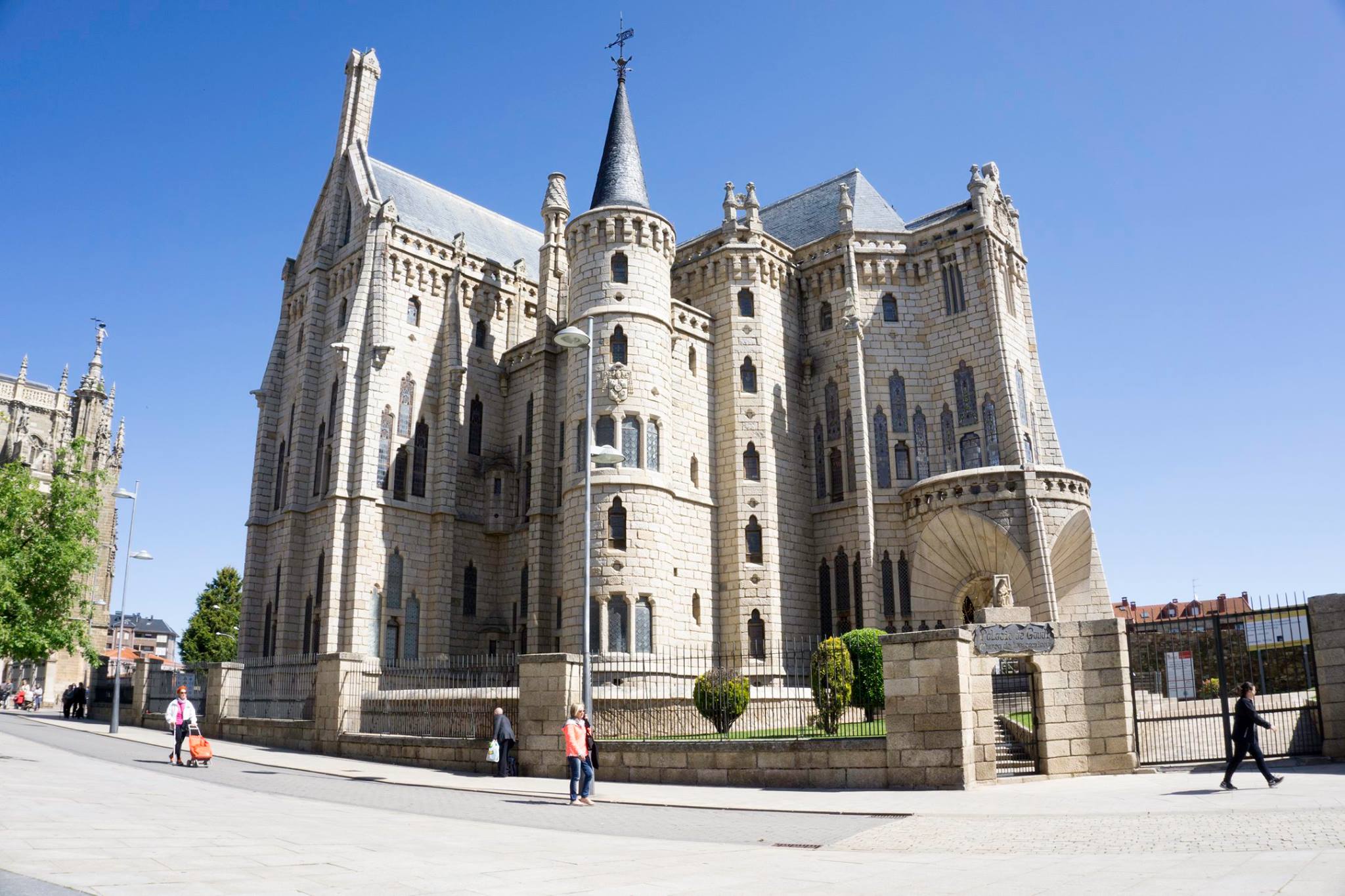 palacio episcopal astorga