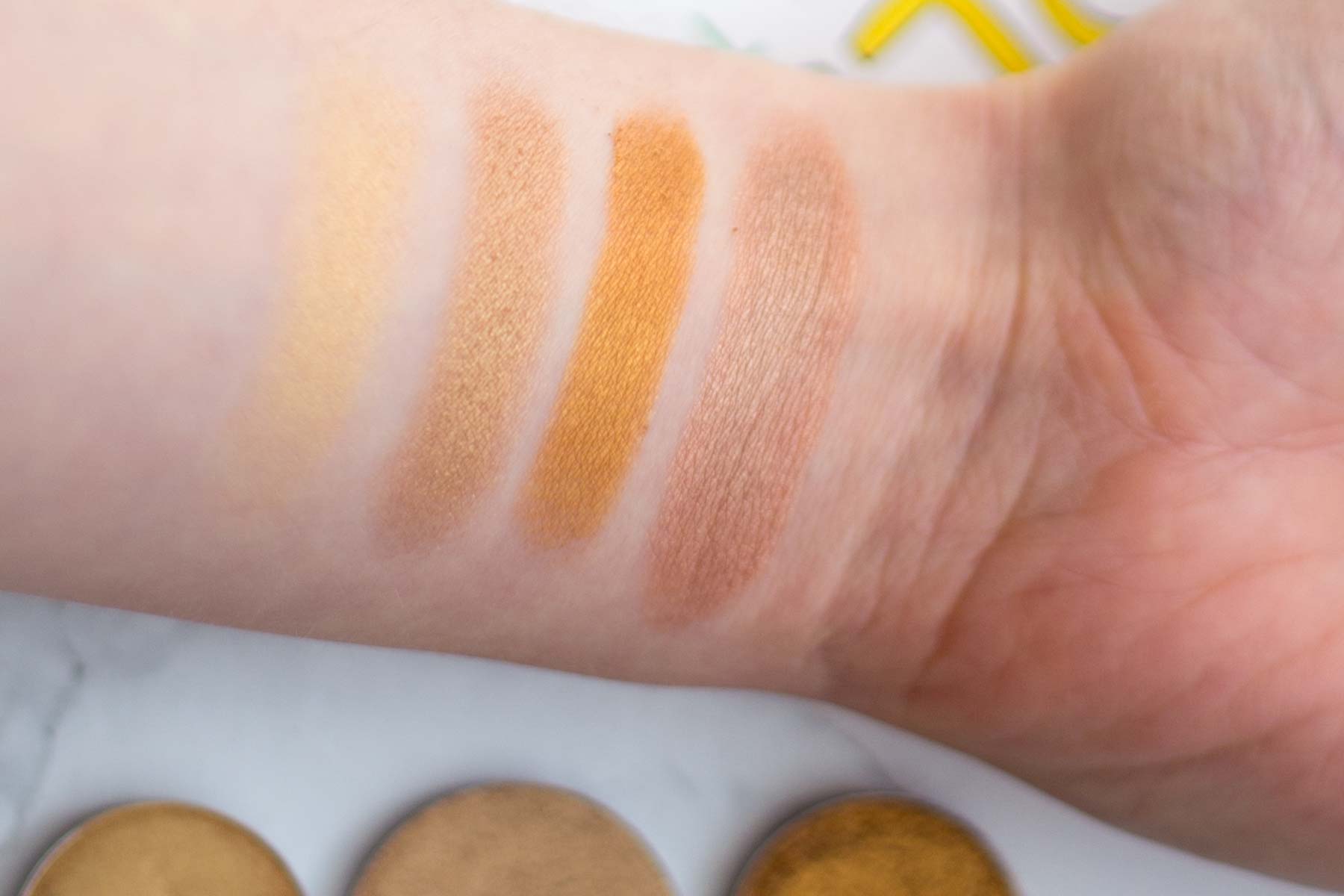 Swatches ombretti oro