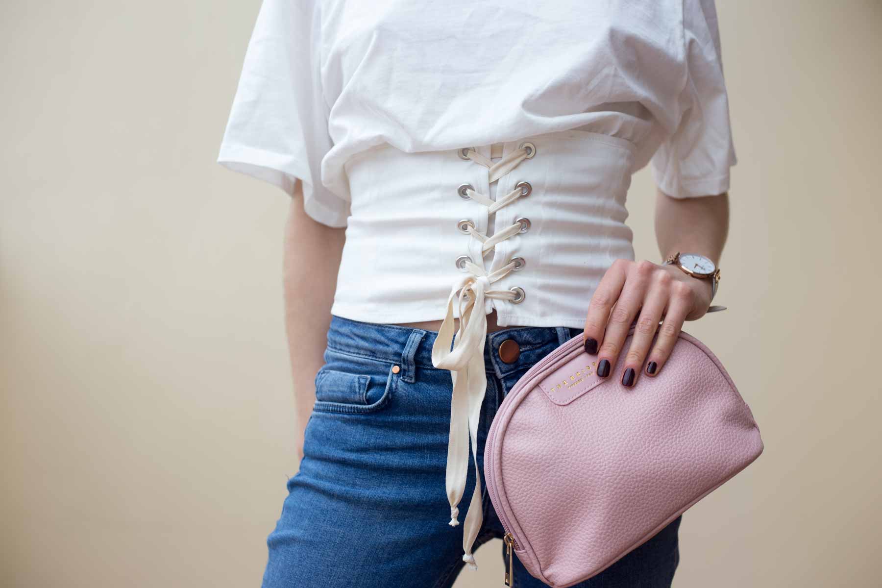 tshirt con corsetto