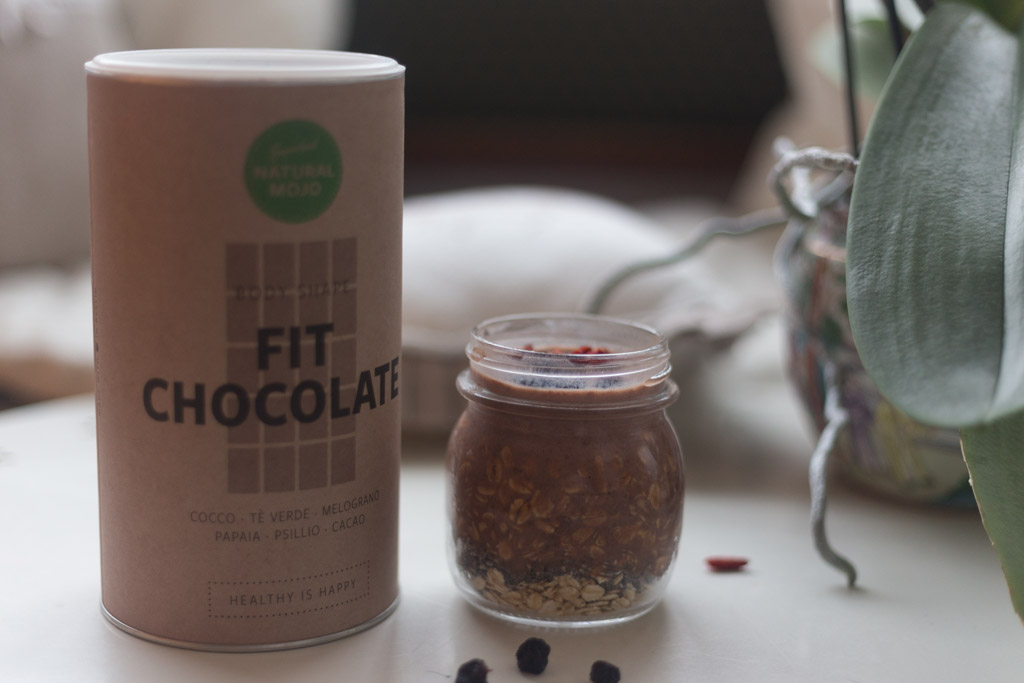 natural mojo fit chocolate overnight porridge