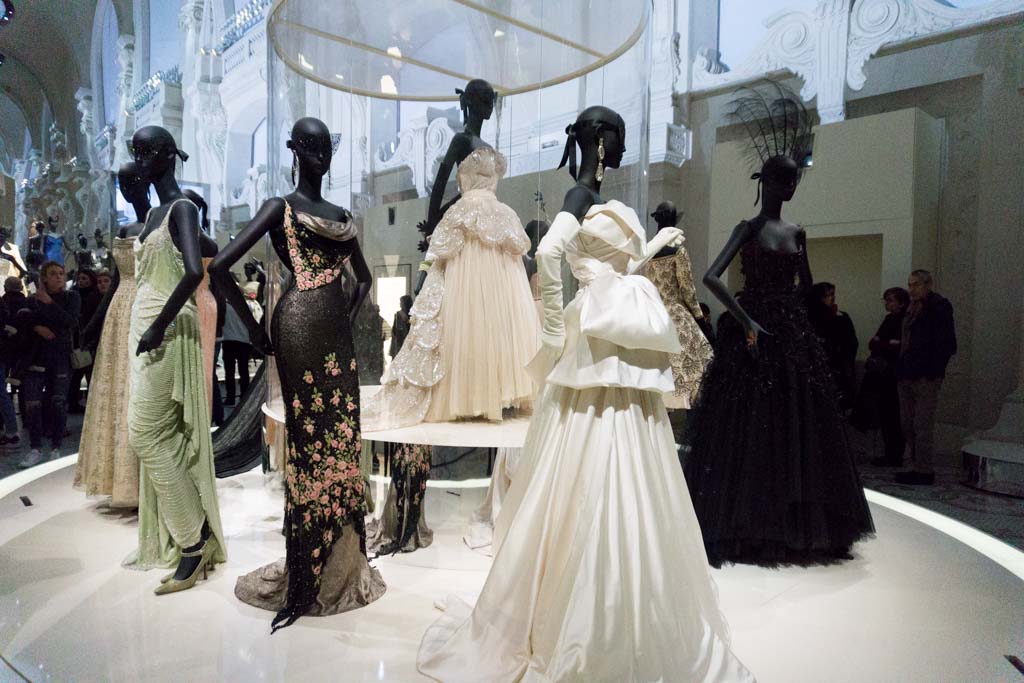 mostra di Dior a Parigi museo delle arti decorative