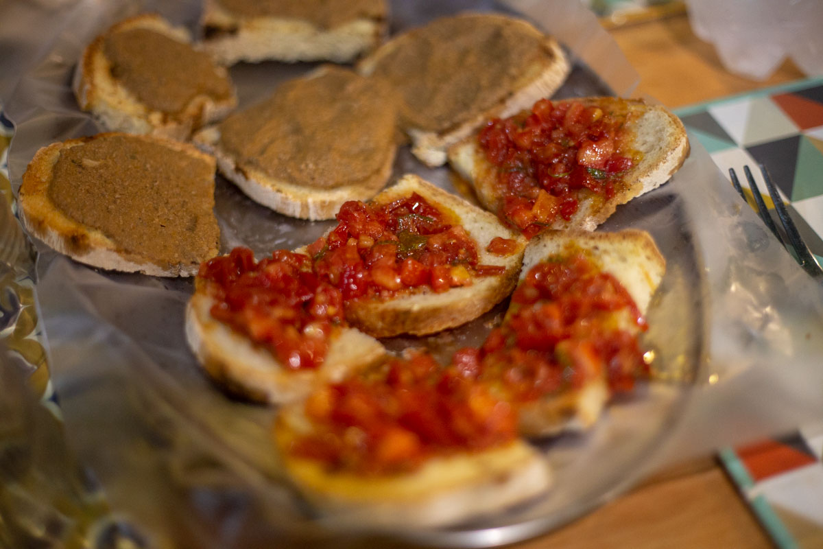 trattoria Officina dell'olio crostini al pomodoro