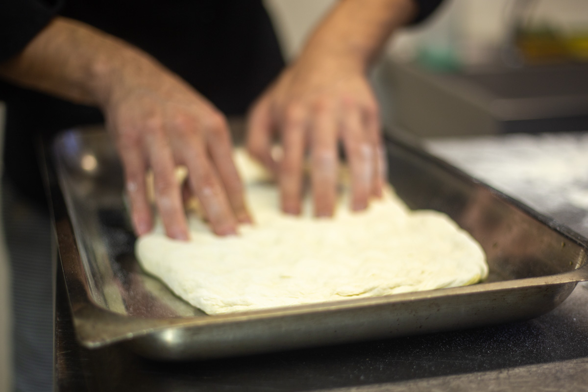 trattoria Officina dell'olio focaccia fatta a mano