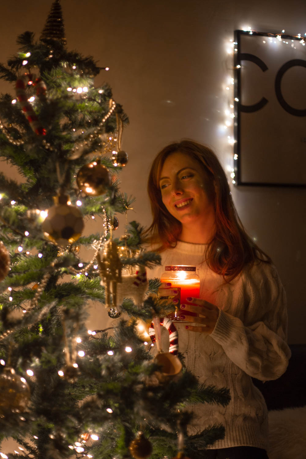 decorare l'albero di natale