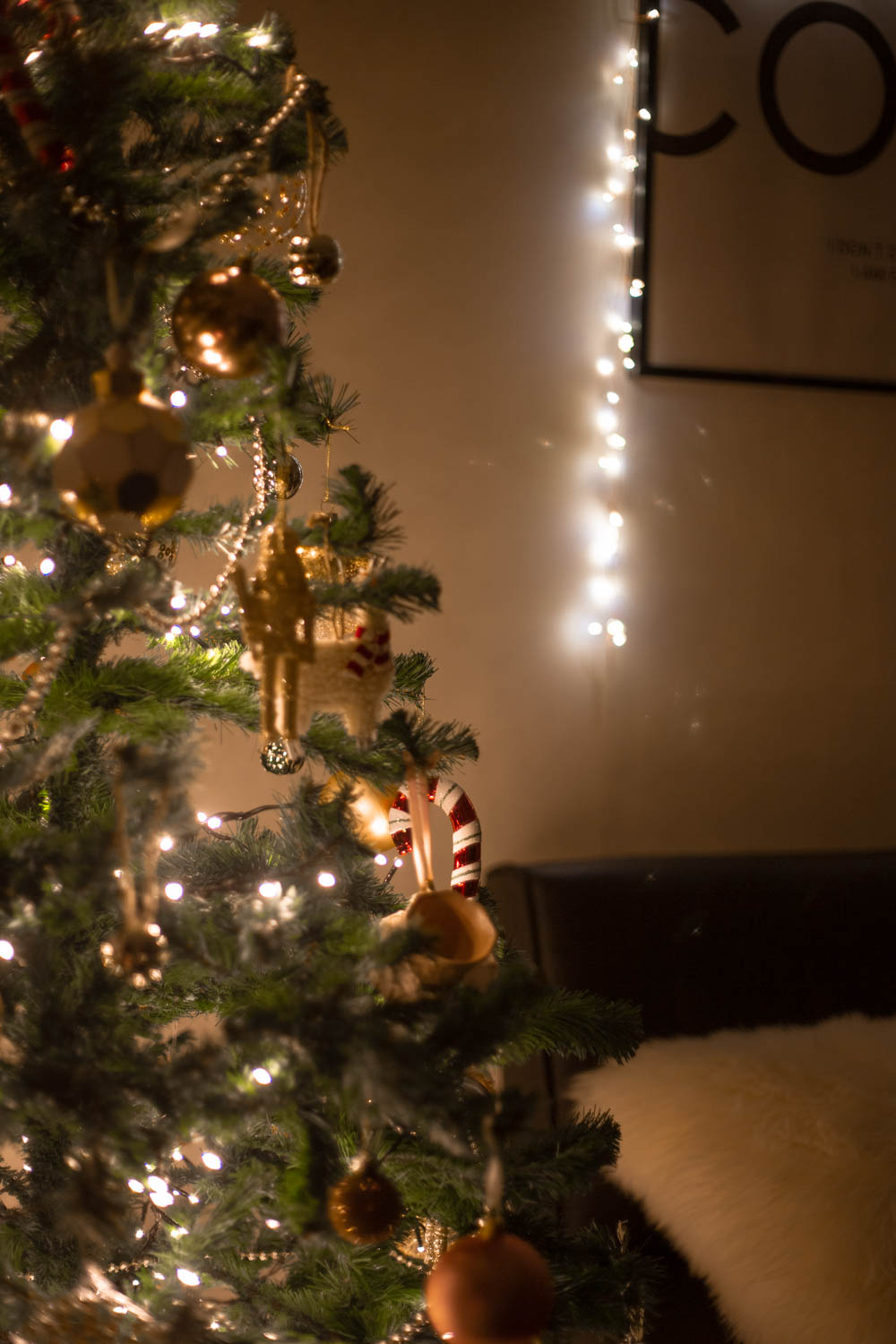 decorare l'albero di natale