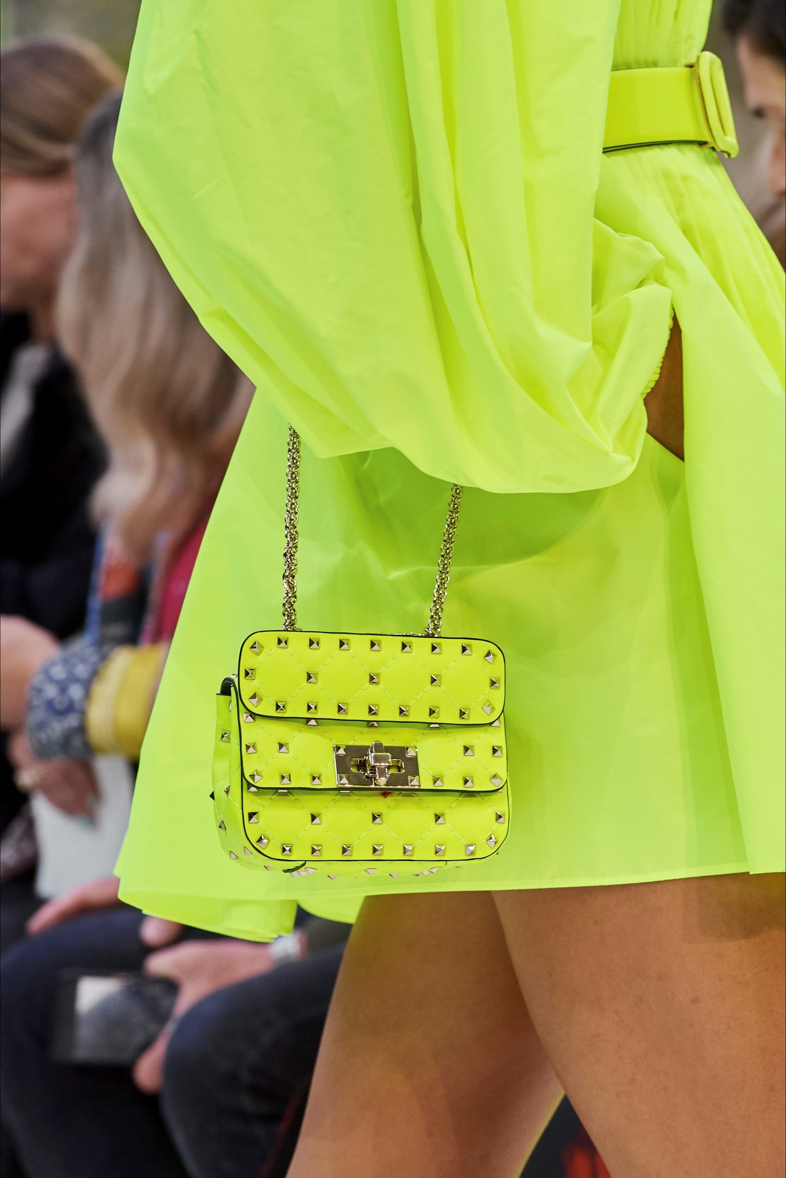 mini bag valentino giallo neon primavera 2020