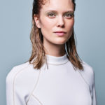 Look bagnato per i capelli in spiaggia